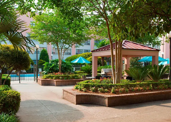 Cheap hotel: Sonesta Es Suites New Orleans Convention Center