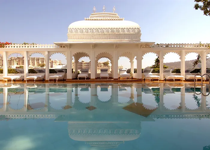 Jacuzzi hotel: Taj Lake Palace Udaipur