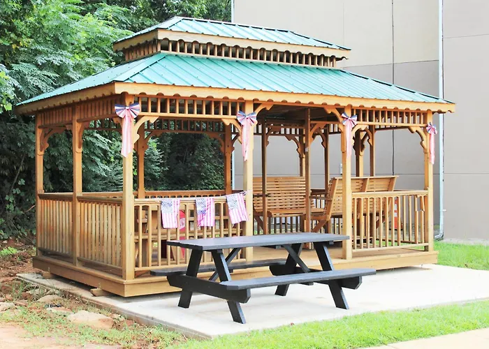 Hotel: Super 8 By Wyndham Tuscaloosa