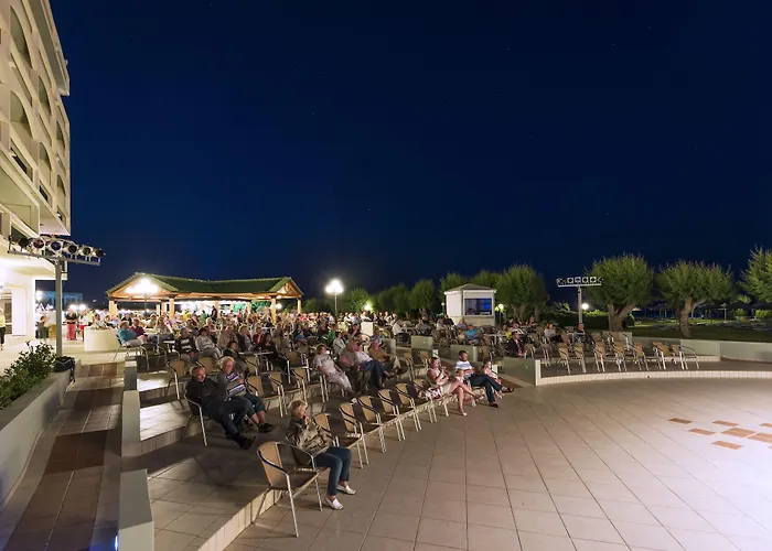 Resort: Apollo Beach