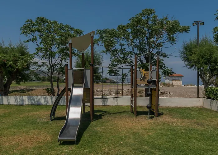 Resort: Apollo Beach