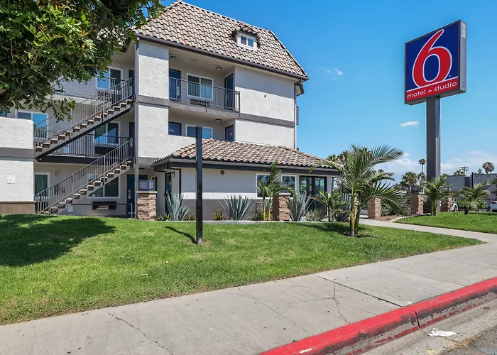 Dog friendly hotels Motel 6-Escondido, Ca
