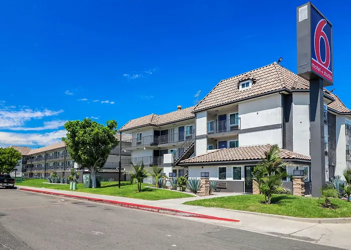 Dog friendly hotels Motel 6-Escondido, Ca