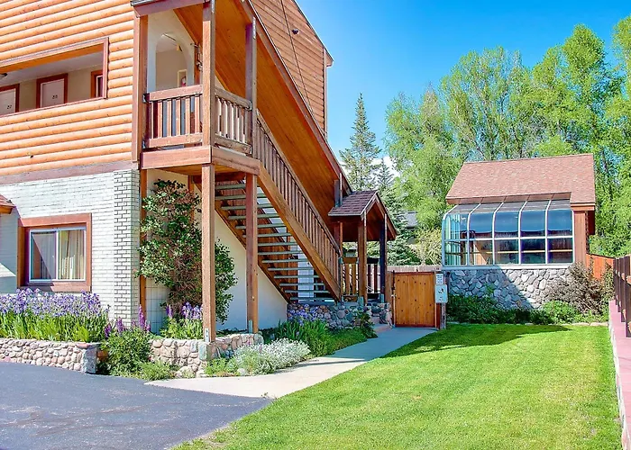 Central hotel: Nordic Lodge