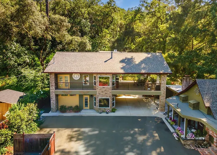 Foothill House