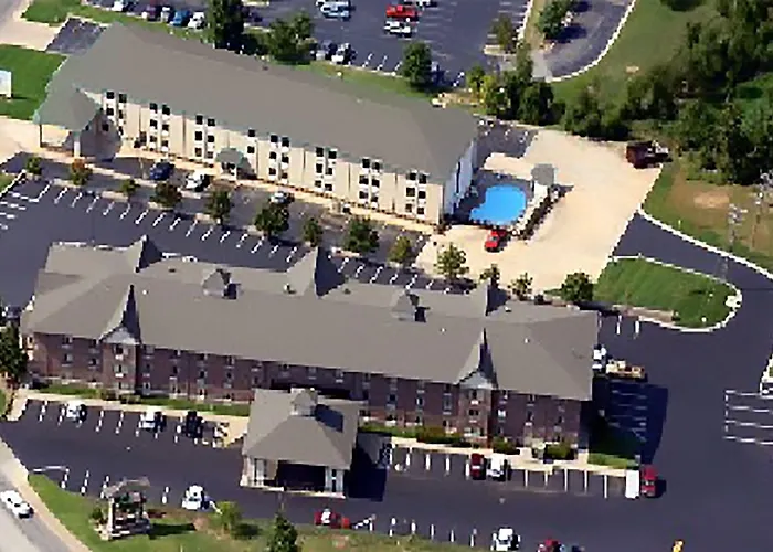 Cheap hotel: Grand Oaks Hotel