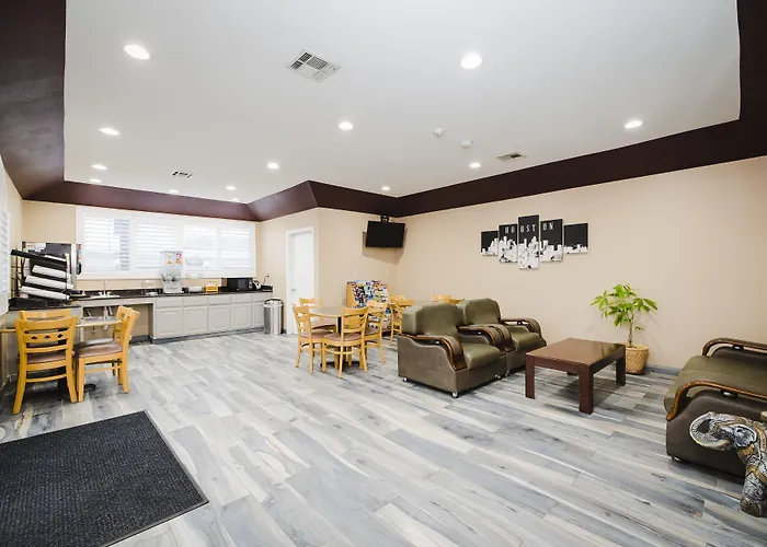 Jacuzzi hotel: Sapphire Inn & Suites
