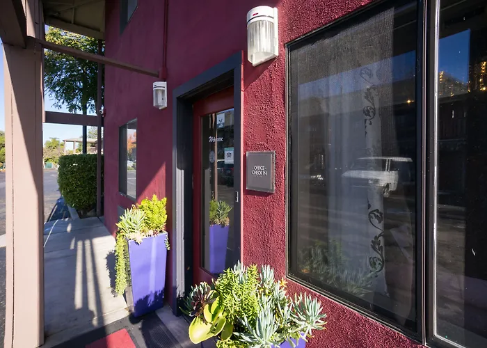 Motels Alura Inn