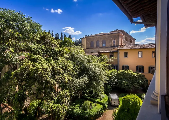 Сity center hotels La Scaletta Al Ponte Vecchio