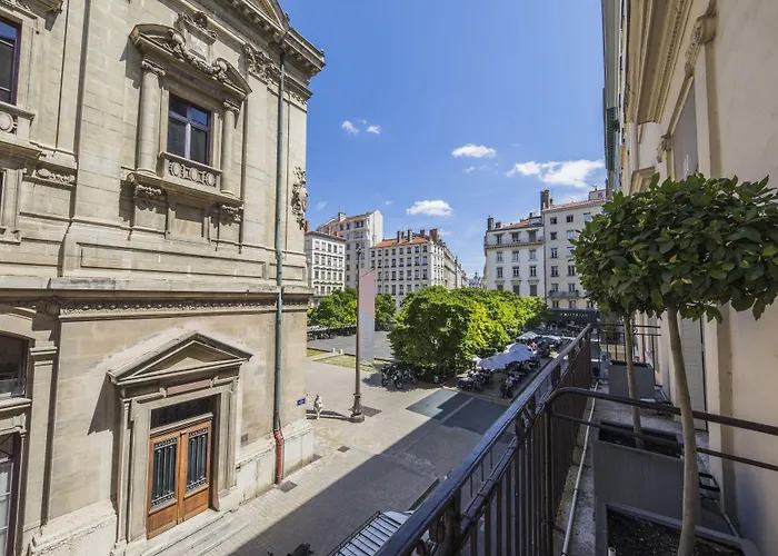 Hôtel 3 étoiles: Hôtel Des Artistes