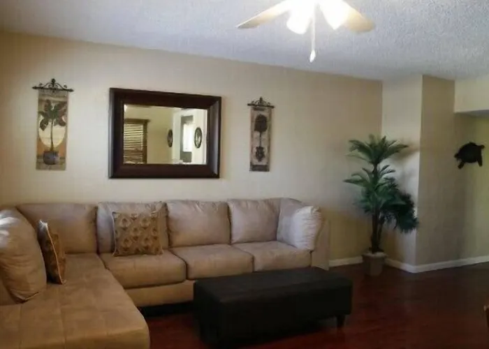 Cheap hotel: Oasis Palms Resort