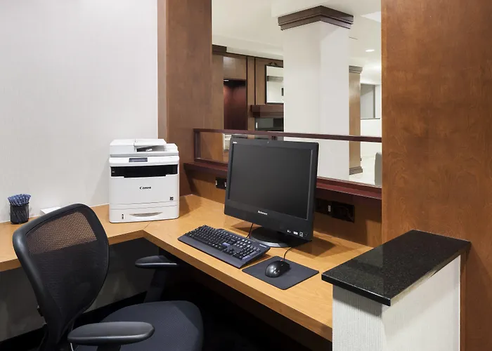 Fairfield Inn & Suites By Marriott Parmer Tech Ridge
