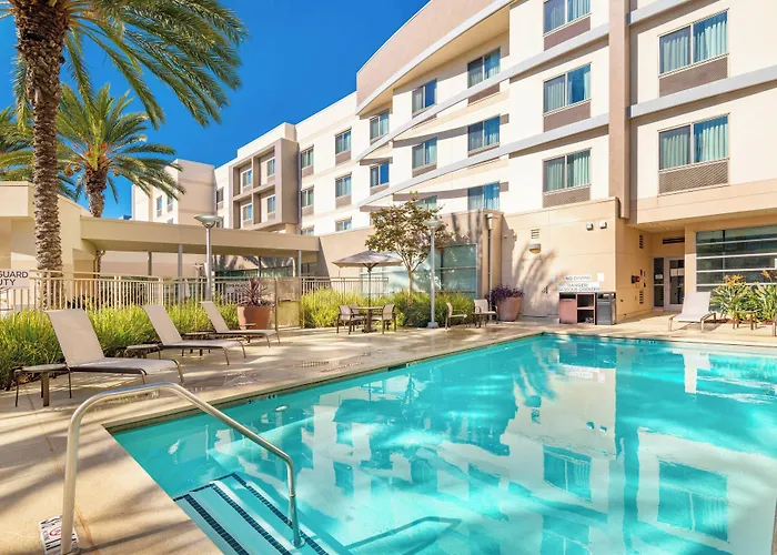 3 star hotel: Courtyard By Marriott Santa Ana Orange County