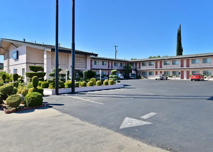 Motel: Rodeway Inn Near University-Gateway To Yosemite