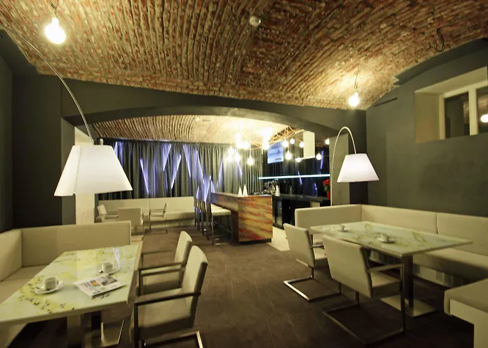 Pets Allowed Hotel Pure White