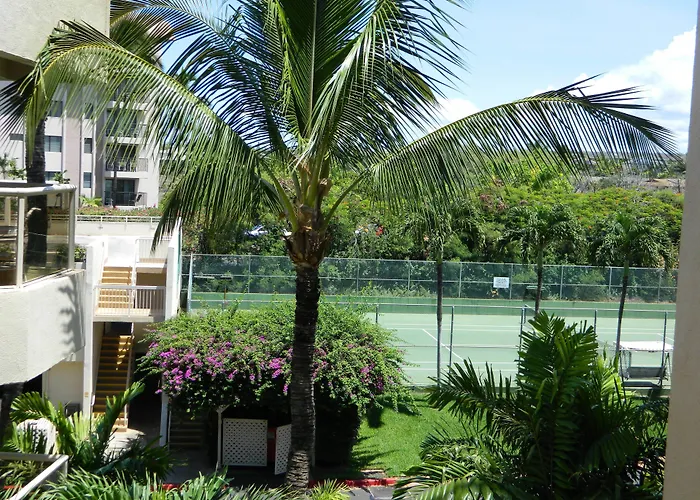 Luxury hotel only: Maui Banyan Vacation Club