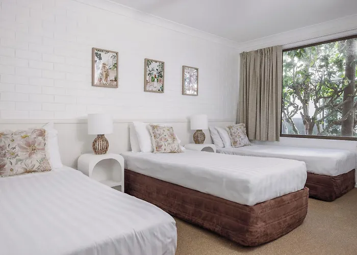 Cheap hotel: Main Beach Apartments