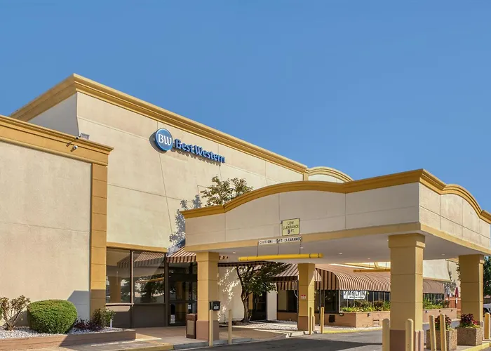 Pet Friendly hotel: Best Western Battlefield Inn