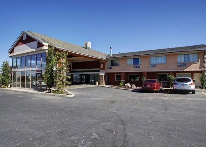 Hotel near College: Quality Inn Evanston Near Wyoming Downs