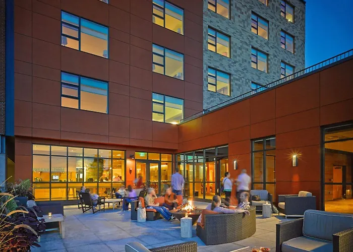 Beach hotel: Hotel Vermont Burlington