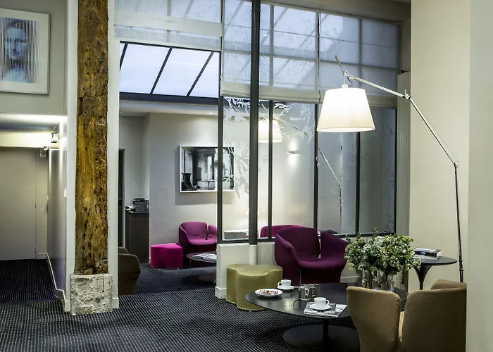 In Luxury hotels De La Place Du Louvre - Esprit De France