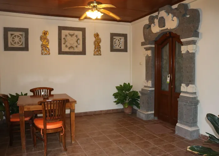 Luxury hotel only: Kusnadi Hotel