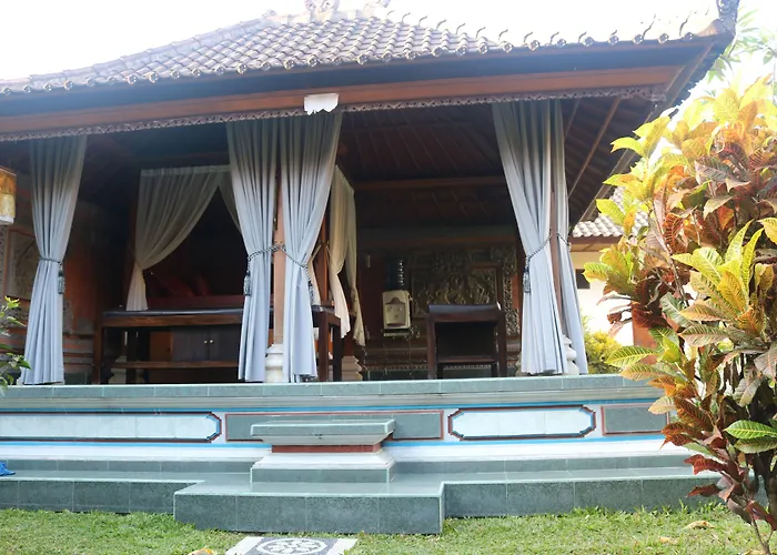 Luxury hotel only: Kusnadi Hotel
