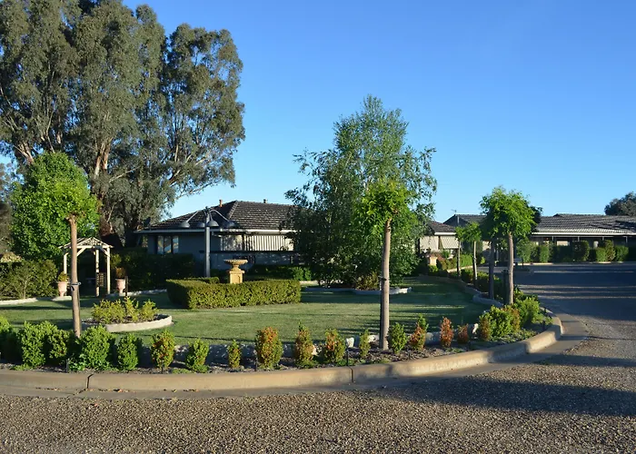 Hotels Close to Airport Burringa Garden