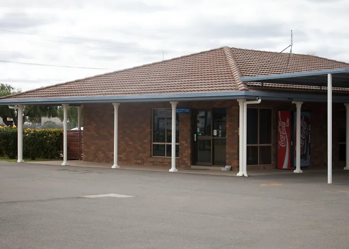 Family Hotel: Highway Inn Motel