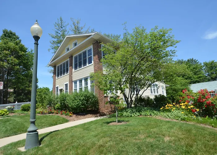 Pet Friendly hotel: Grant Street Inn - Bloomington