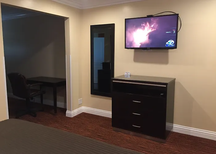 Motels Convention Center Inn & Suites