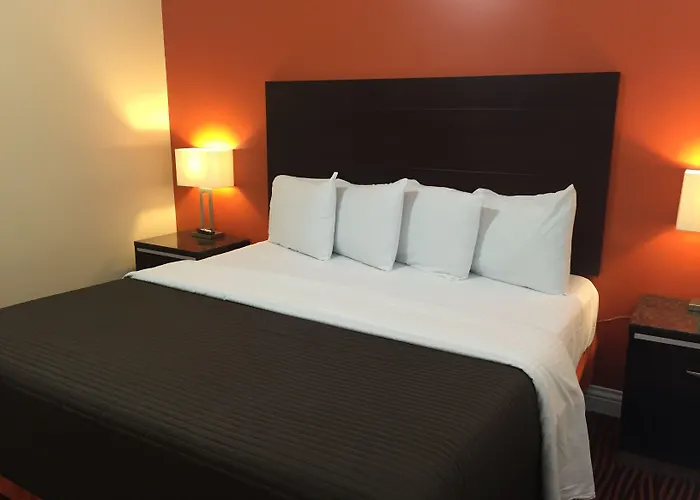 Motels Convention Center Inn & Suites