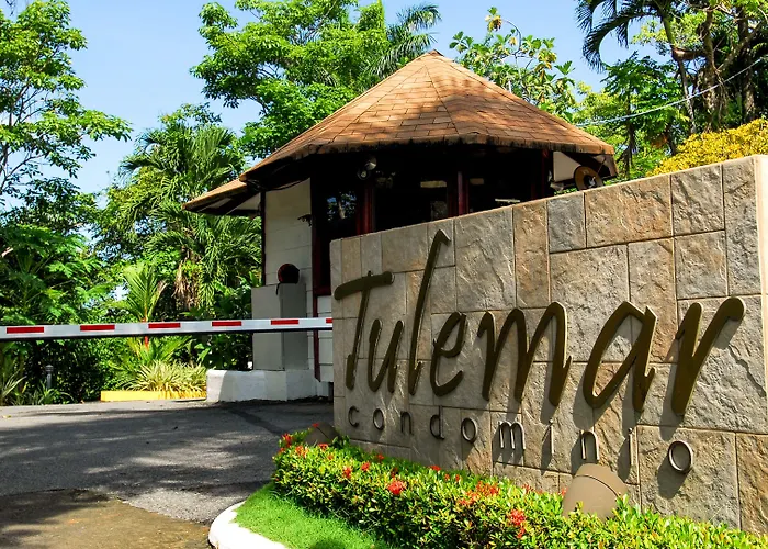 Beach hotel: Tulemar Resort