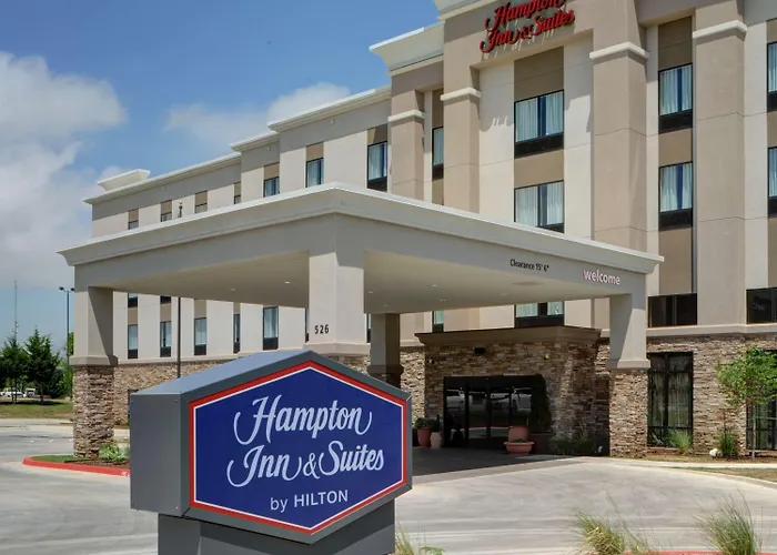 Pet Friendly hotel: Hampton Inn & Suites Ardmore