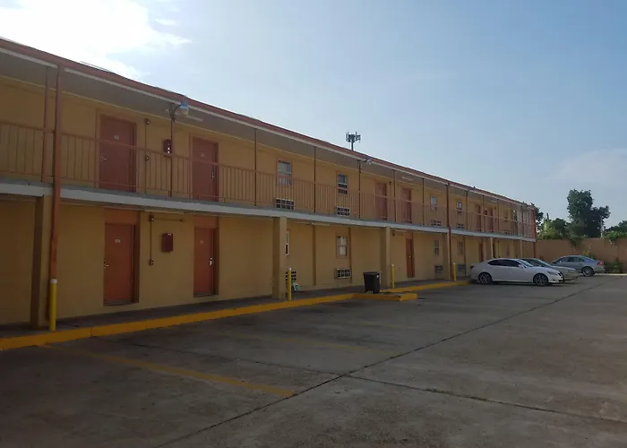 Motel: Monte Carlo Motel