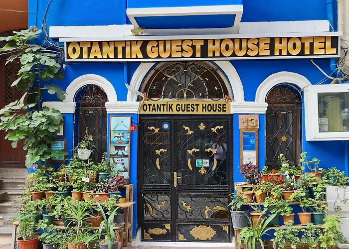 B&B: Otantik Hotel