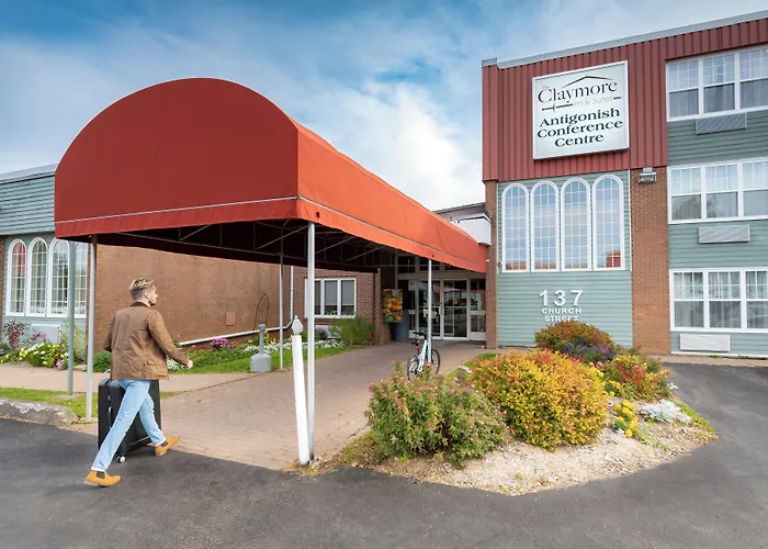 Luxury hotel only: Claymore Inn And Suites