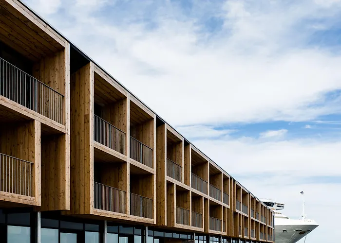 Luxury hotel only: Macq 01 Hotel