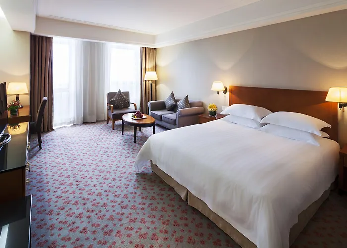 Golf hotels Highton
