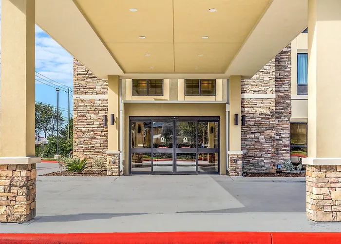 Comfort Suites