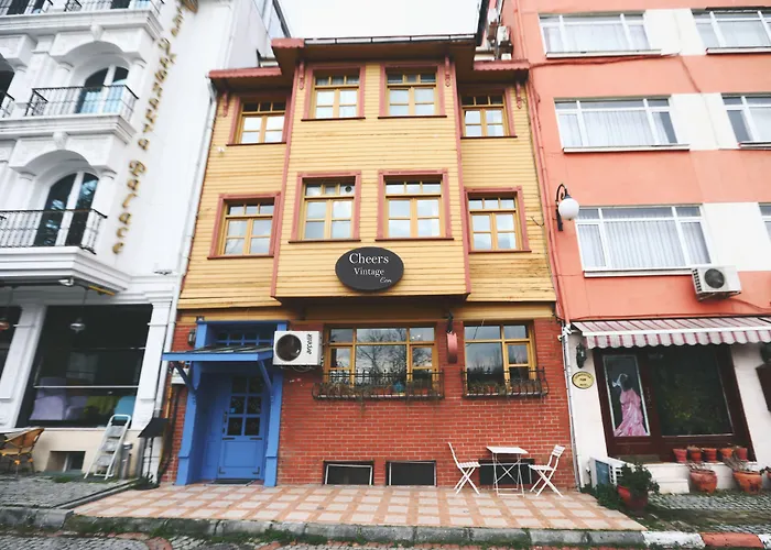 Cheers Vintage Hostel