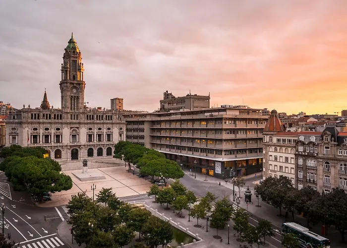 5 star hotel: The One Monumental Palace