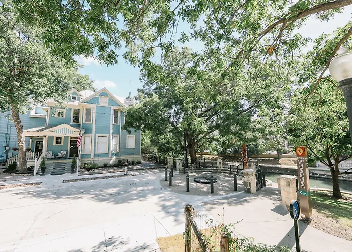 Inn On The Riverwalk