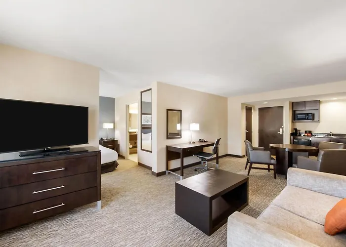 Luxury hotel only: Wingate Slidell New Orleans