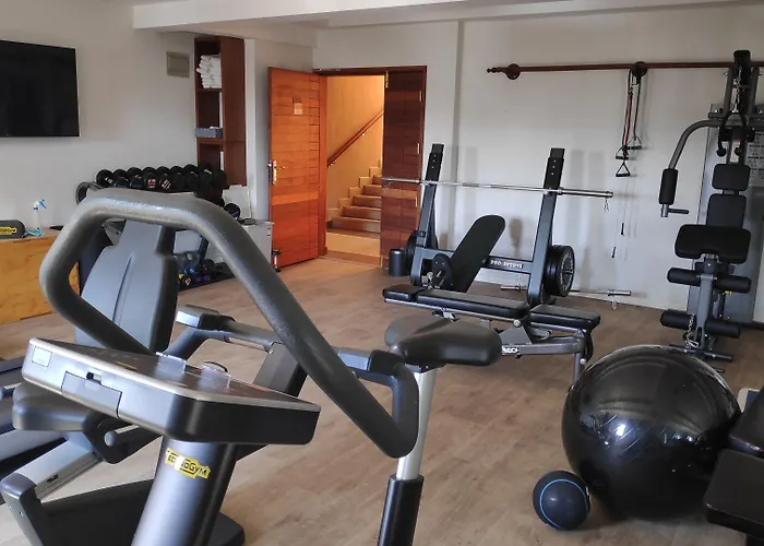 Airport Hotel: Razana Hotel