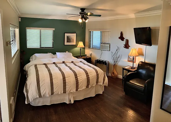 Family Hotel: The Fraser River'S Edge B&B Lodge