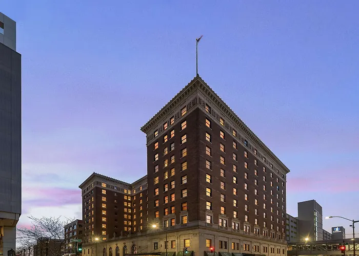 Boutique hotels Fort Des Moines, Curio Collection By Hilton