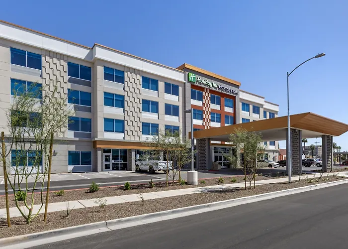 Jacuzzi hotel: Holiday Inn Express & Suites - Phoenix Dwtn - State Capitol By Ihg