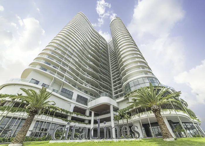 Luxury hotel only: Citadines Marina Halong