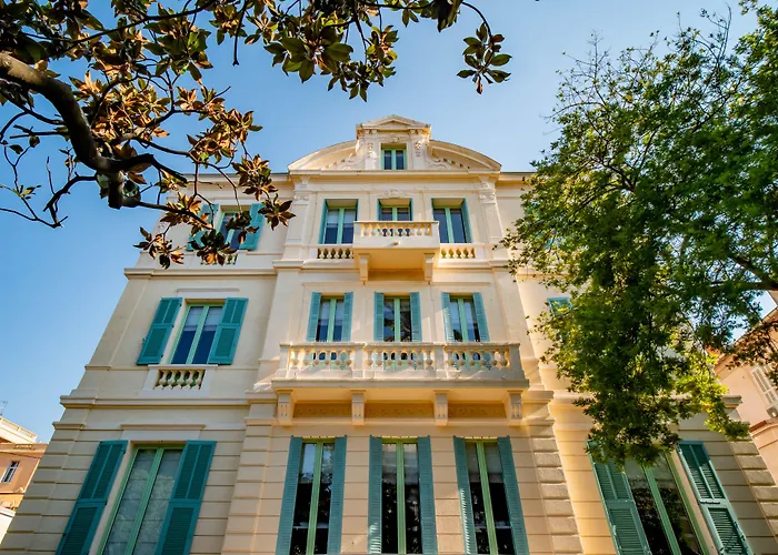Hotel pres du College: Banana'S Camp
